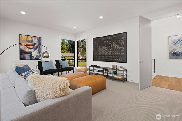 5225 114th Ave NE, Kirkland, WA 98033