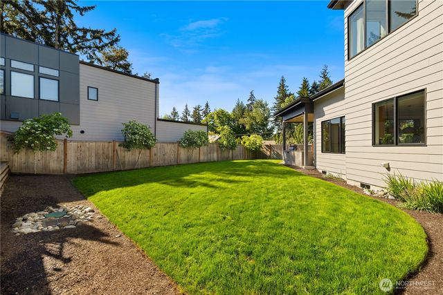 5225 114th Ave NE, Kirkland, WA 98033