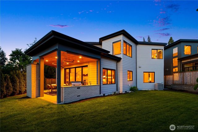 5225 114th Ave NE, Kirkland, WA 98033
