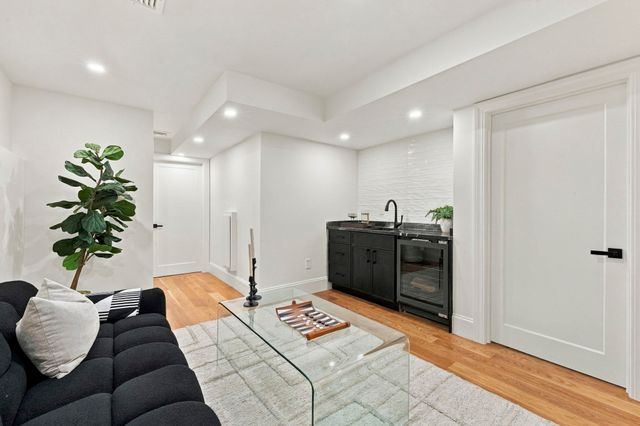 222 Putnam Ave, Cambridge, MA 02139