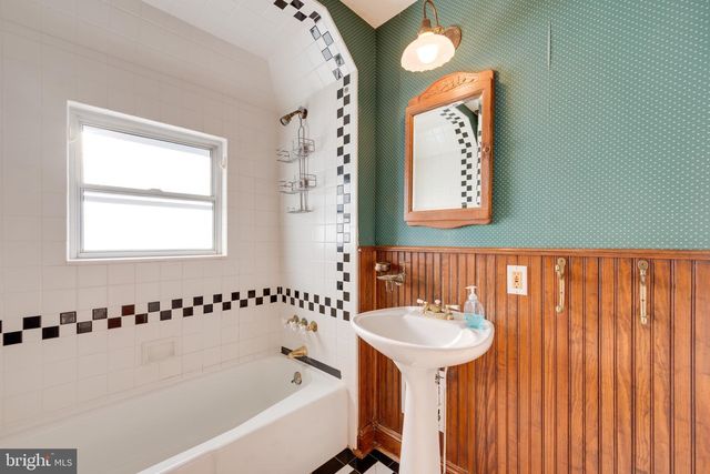 25 W EUCLID AVE, Haddonfield, NJ 08033