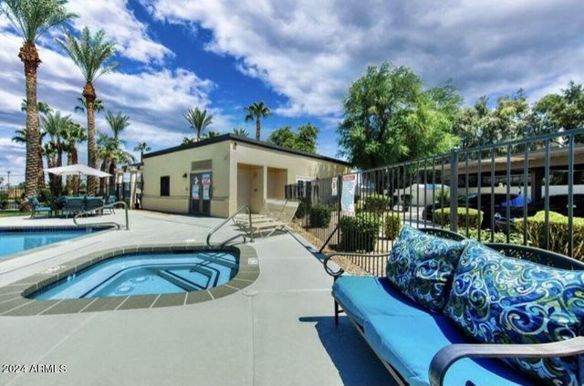 4045 W Bell Road 1A, Phoenix, AZ 85053