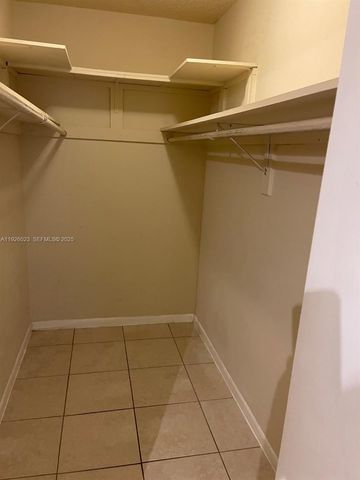 718 SW 7th St 718, Hallandale Beach, FL 33009