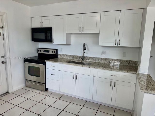 718 SW 7th St 718, Hallandale Beach, FL 33009