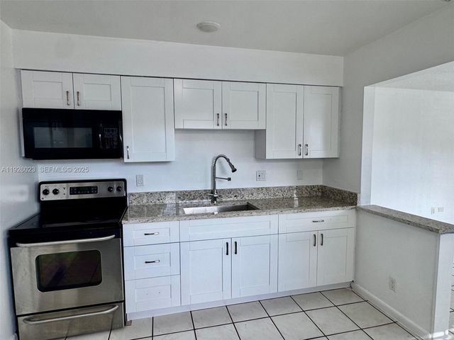 718 SW 7th St 718, Hallandale Beach, FL 33009