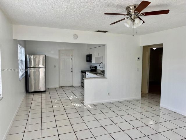 718 SW 7th St 718, Hallandale Beach, FL 33009