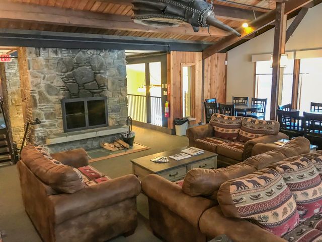 49 West Road, Wilmington, VT 05363
