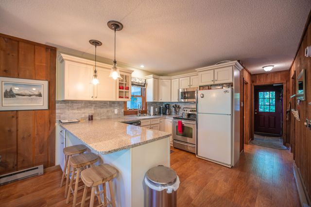 49 West Road, Wilmington, VT 05363