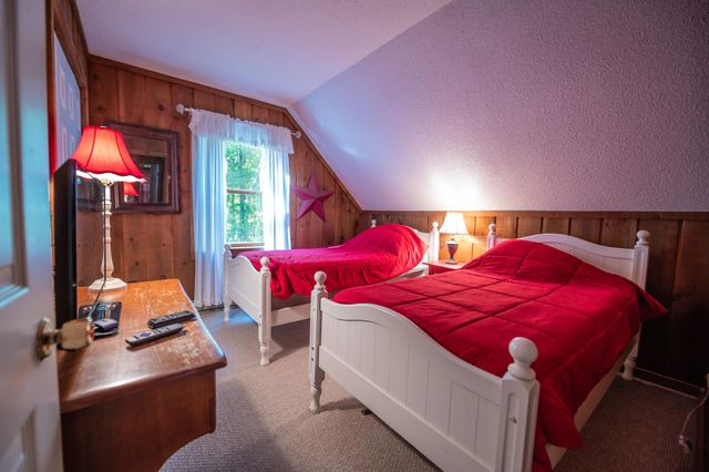 49 West Road, Wilmington, VT 05363