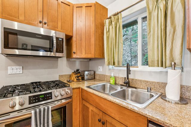 27831 Rainbow Drive, Lake Arrowhead, CA 92352