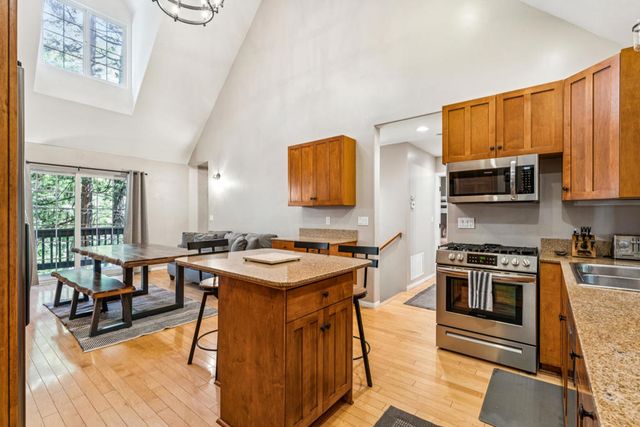 27831 Rainbow Drive, Lake Arrowhead, CA 92352