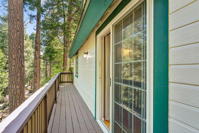 27831 Rainbow Drive, Lake Arrowhead, CA 92352