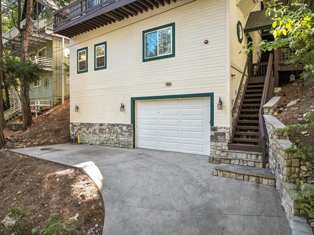 27831 Rainbow Drive, Lake Arrowhead, CA 92352