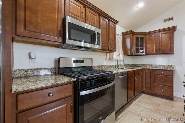 111 Lynnwood Drive, Clarksville, IN 47129