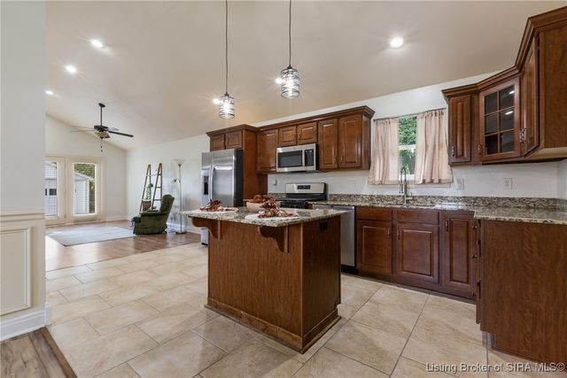 111 Lynnwood Drive, Clarksville, IN 47129