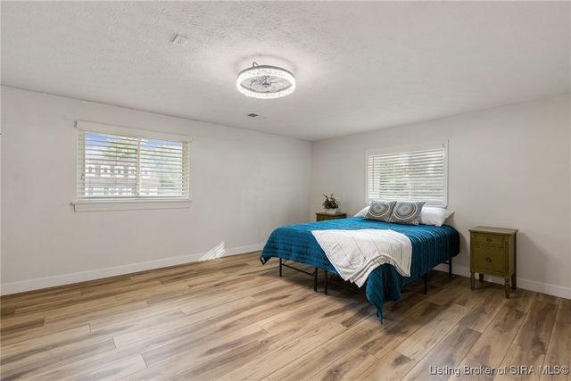 111 Lynnwood Drive, Clarksville, IN 47129