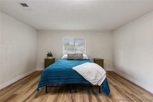111 Lynnwood Drive, Clarksville, IN 47129