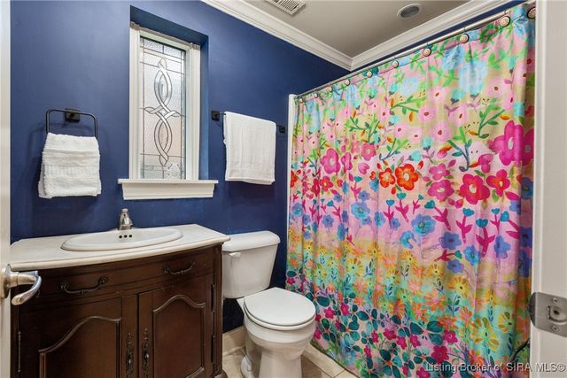 111 Lynnwood Drive, Clarksville, IN 47129