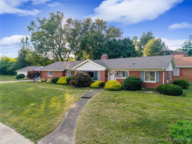 111 Lynnwood Drive, Clarksville, IN 47129