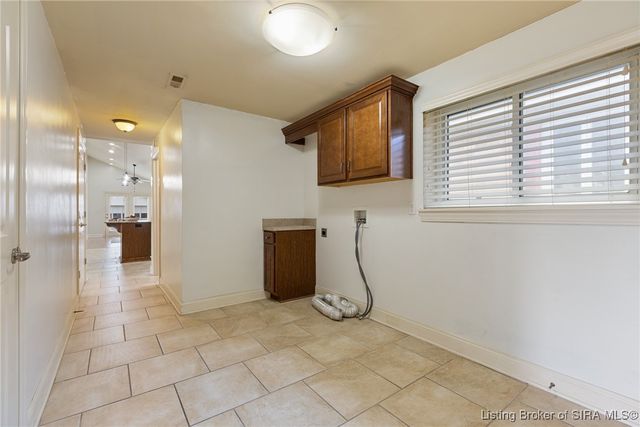 111 Lynnwood Drive, Clarksville, IN 47129