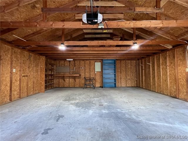 111 Lynnwood Drive, Clarksville, IN 47129