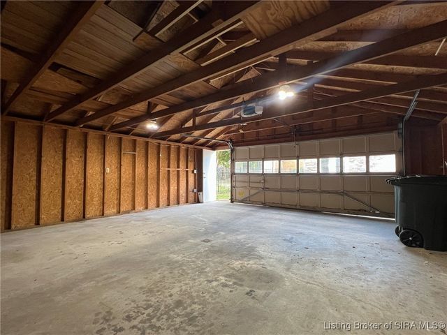 111 Lynnwood Drive, Clarksville, IN 47129