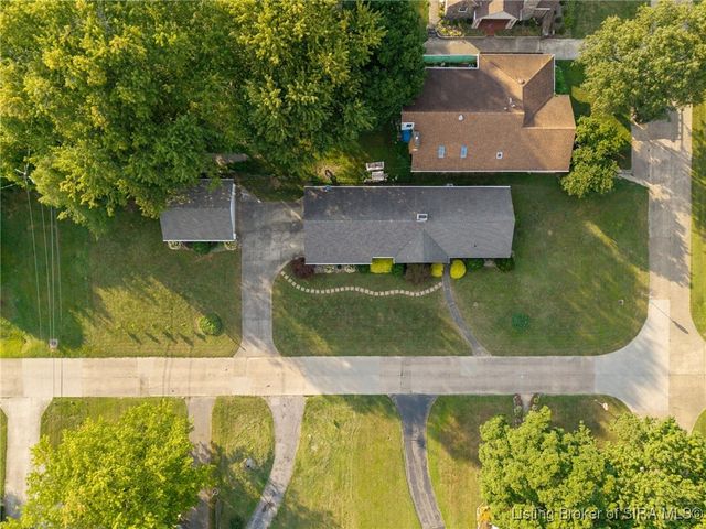 111 Lynnwood Drive, Clarksville, IN 47129
