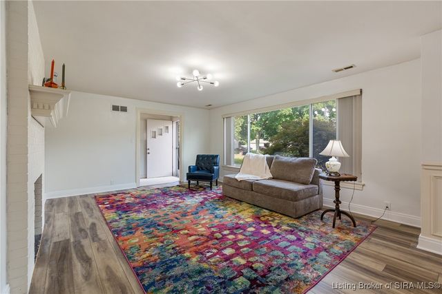 111 Lynnwood Drive, Clarksville, IN 47129