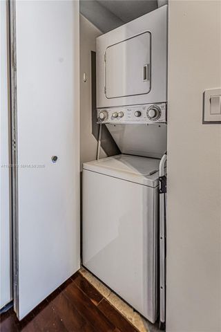 50 Biscayne Blvd 907, Miami, FL 33132