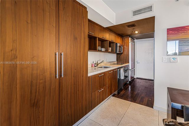 50 Biscayne Blvd 907, Miami, FL 33132