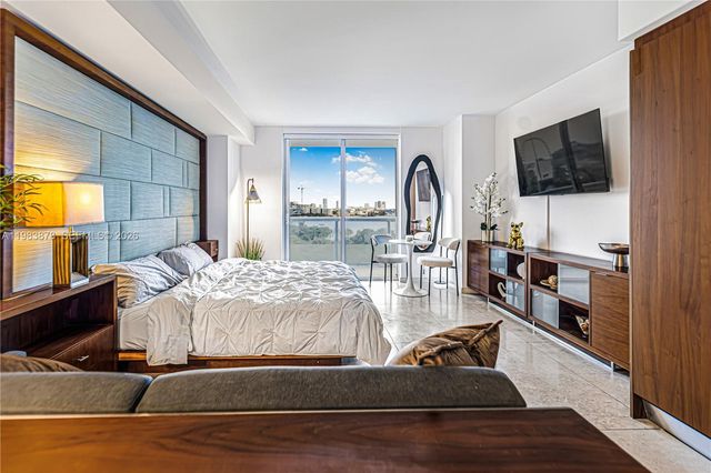 50 Biscayne Blvd 907, Miami, FL 33132