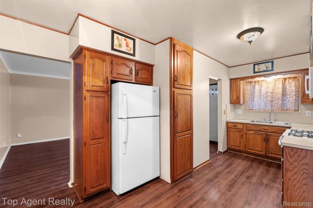 29010 Wagner Drive, Warren, MI 48093