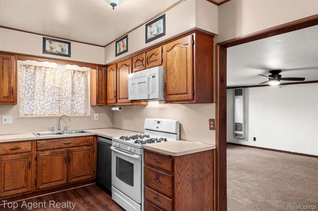 29010 Wagner Drive, Warren, MI 48093