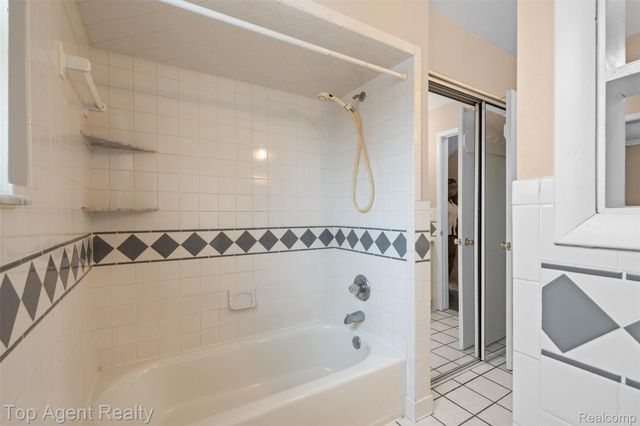 29010 Wagner Drive, Warren, MI 48093