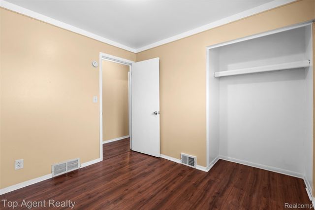 29010 Wagner Drive, Warren, MI 48093