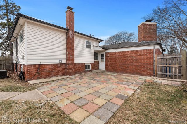 29010 Wagner Drive, Warren, MI 48093