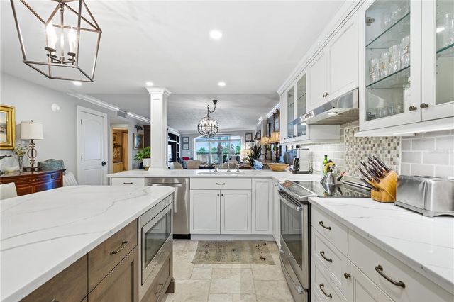 5880 MIDNIGHT PASS ROAD 302, Sarasota, FL 34242