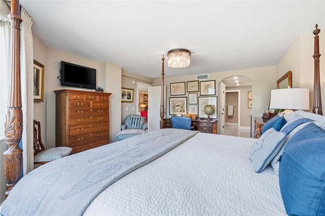 5880 MIDNIGHT PASS ROAD 302, Sarasota, FL 34242