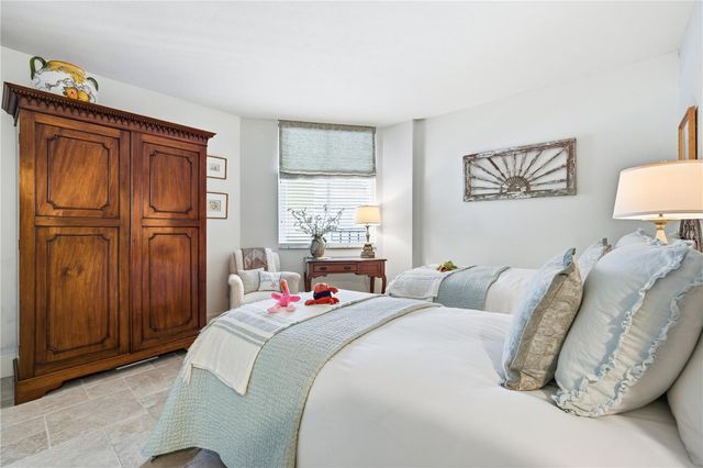 5880 MIDNIGHT PASS ROAD 302, Sarasota, FL 34242