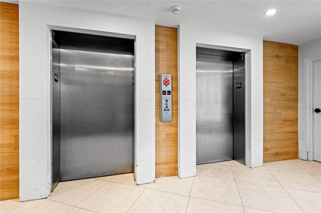 5880 MIDNIGHT PASS ROAD 302, Sarasota, FL 34242