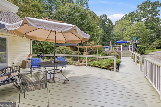 975 Chattahoochee Way, Cornelia, GA 30531