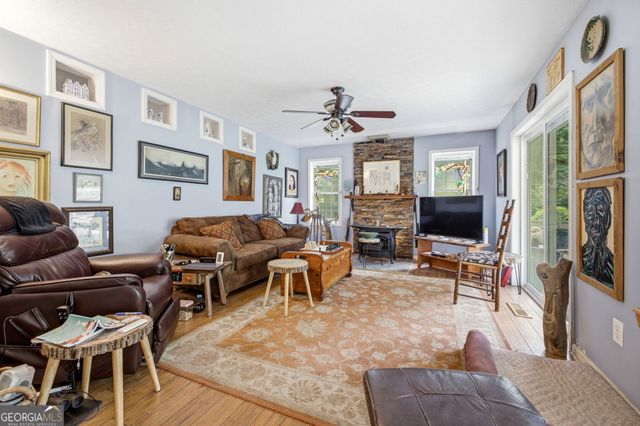 975 Chattahoochee Way, Cornelia, GA 30531
