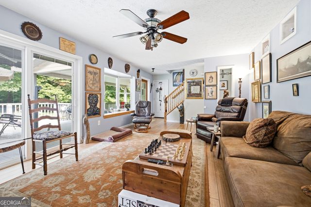 975 Chattahoochee Way, Cornelia, GA 30531