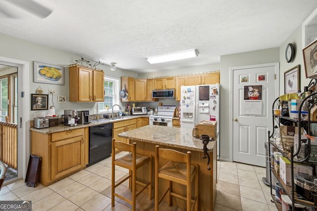 975 Chattahoochee Way, Cornelia, GA 30531