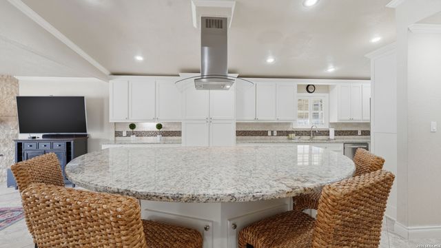 156 Trelawney, Mcqueeney, TX 78123