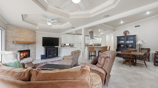 156 Trelawney, Mcqueeney, TX 78123