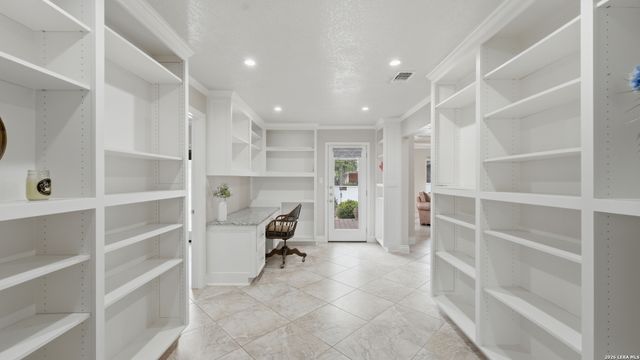 156 Trelawney, Mcqueeney, TX 78123