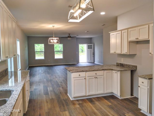4367 Carey Boulevard, Chipley, FL 32428