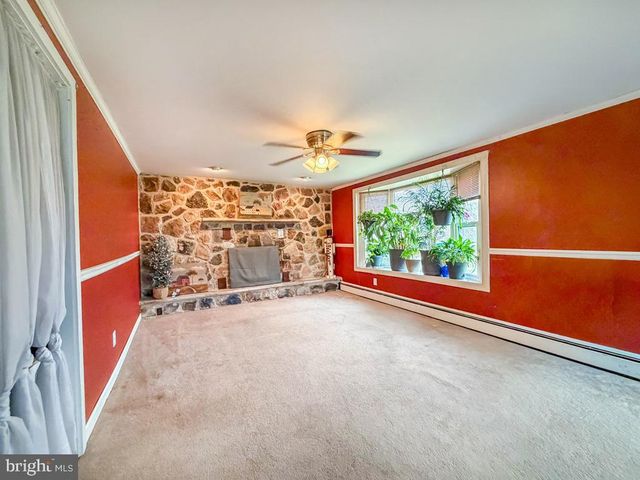 2751 KRUGER RD, Abington, PA 19001