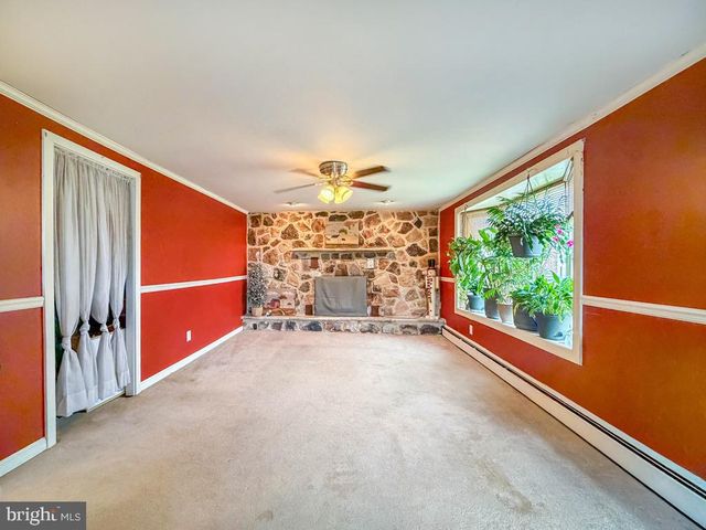 2751 KRUGER RD, Abington, PA 19001